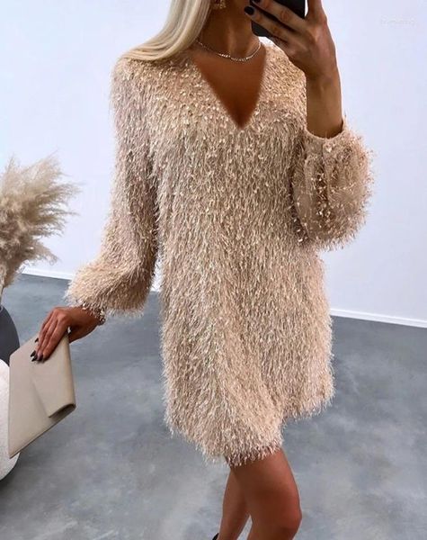 Robes décontractées 2024 Spring Fluffy V-Neck Robe à la mode rond de la fourrure rond Fringe longue manche sexy mini-