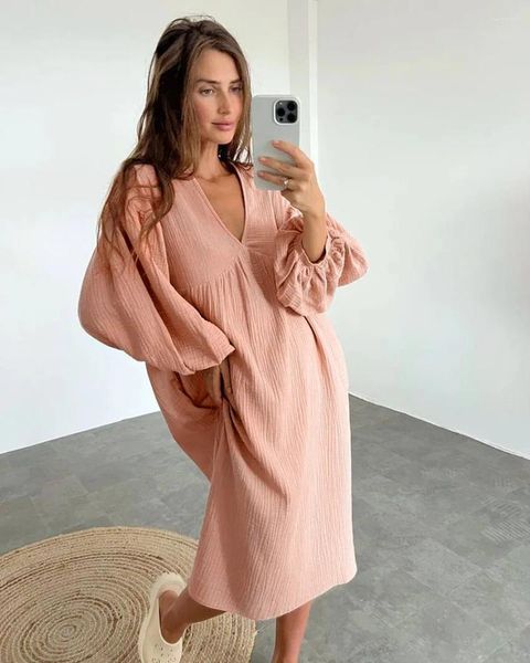 Robes décontractées Robe en coton pour femmes 2024 Élégant manches longues A-ligne Midi Femme Coupe ample Surdimensionné Rose Vêtements de maison
