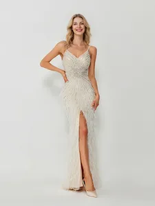 Casual jurken Elegante avondjurk voor dames Luxe kralenbandjes V-hals Veren Zeemeermin met sexy split aan de voorkant voor een bruiloftsfeest
