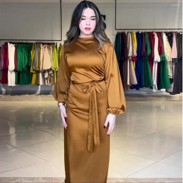 Robes décontractées Robe à manches longues pour femmes 2024 Fashion Satin Imitation Silk Gold Long