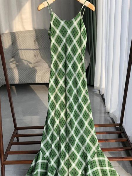Robes décontractées pour femme à plaid vert Trumpette midi robe printemps été 2024 Silk Spaghetti Strap Robe pour femme