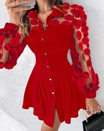 Robes décontractées Chemise pour femmes Chemise à col rabattu à manches longues Mini robe 2024 Mode Motif floral Sheer Mesh Patch Button