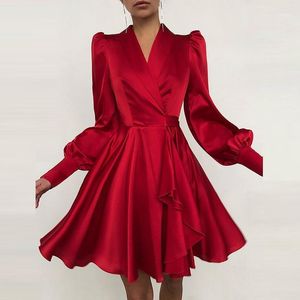 Casual jurken dames solide chic v-neck lange lantaarn mouw elegante mini jurk vrouwelijke mooie herfst mode dames geplooide vestidos