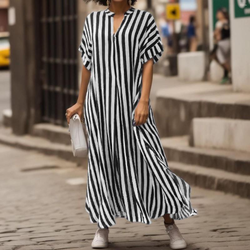 カジュアルドレス女性のストライププリントロングシャツストリートウェアサマーファッションvネック半袖スプリット特大のマキシドレスローブ