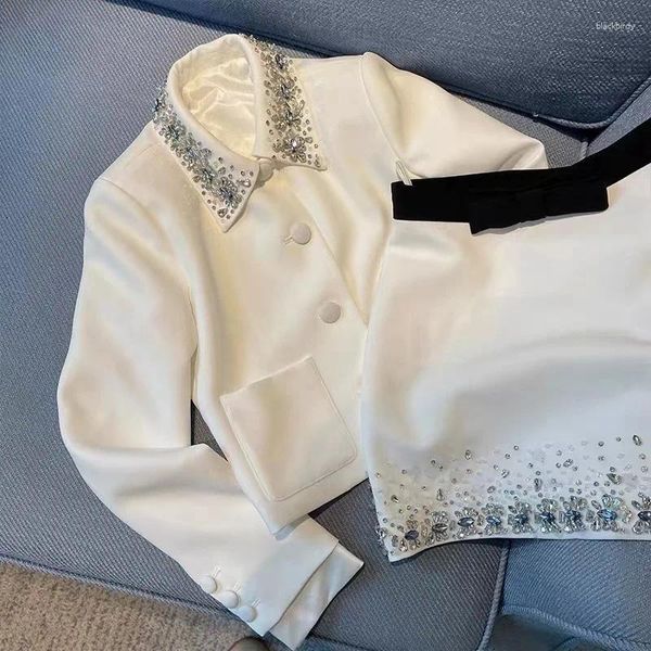 Vestidos casuales Mujer White ShortCoat Half Falda Set Traje de 2 piezas Rhinestone Top Elegante Reunión Profesional Lujo Primavera Otoño