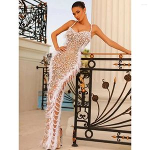 Robes décontractées Femmes Sexy Perle clouted Feather Mesh Sequins Maxi Long Bodycon Prom Robe 2024 Elegant Even Cocktail Party Club