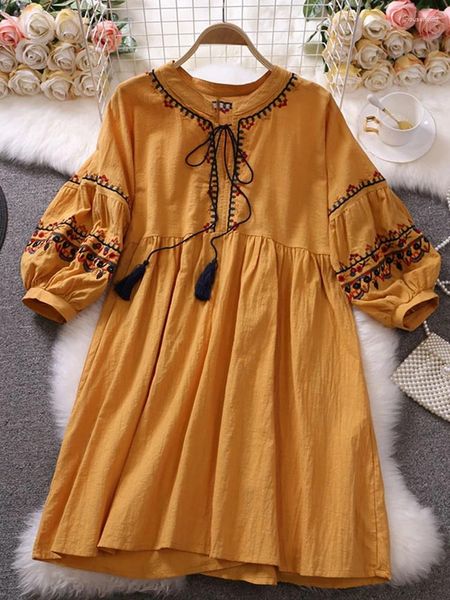 Robes décontractées Femmes Robe d'été Vintage ethnique broderie col en V à lacets style étranger lanterne manches lâche tempérament D2799