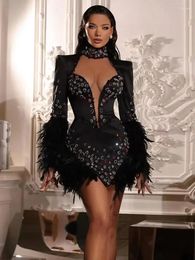 Robes décontractées Femmes hivernales sexy cristaux Rhinestone Feather Long Manche Black Robe 2024 Elegant Party Evening Stage Performance Vestido