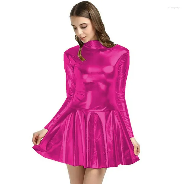 Robes décontractées Femmes Métalliques à manches longues brillantes Robe A-Line Rave Party Clubwear Coltretleneck Patent Leather Mini Music Festival Vêtements