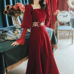 Robes décontractées YAMDI Solide Rouge Col Carré A-ligne Vintage Printemps Élégant Coctail Longue Lanterne Manches 2023 Parti Midi Robe Femmes Boho Dres