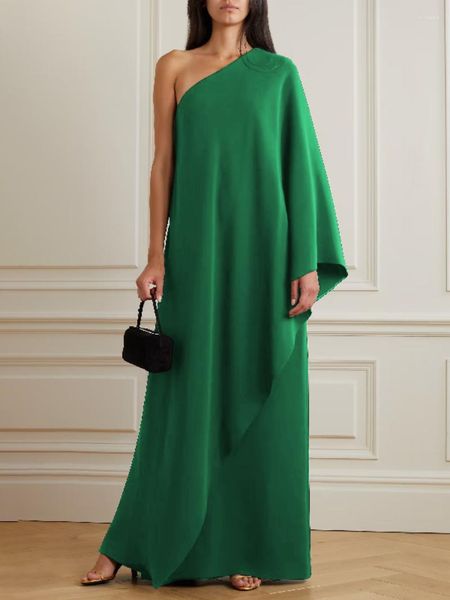 Robes décontractées Yeezzi femme mode Simple asymétrique élégant fête couleur unie une épaule Maxi pour les femmes 2023 été