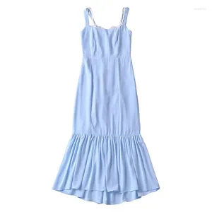 Casual jurken yenkye 2024 vrouwen Franse stijl lichtblauwe sling zeemeermin jurk kanten trim mouwloze vrouwelijke chiffon zomer feestgewaad