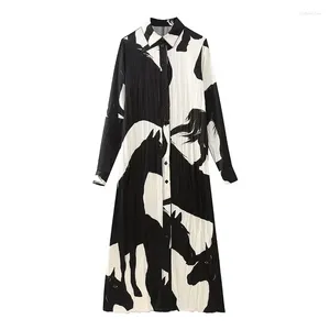 Robes décontractées Yenkye Femmes Chic imprimées Collier à manches longues Col de revers féminin Vestidos de style plissé MIDI A-Line