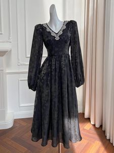 Robes décontractées YIGELILA Mode Femmes Noir Jacquard Robe De Soirée Élégante Col En V Diamants Lanterne Manches A-ligne Longue Longueur Cheville 68347