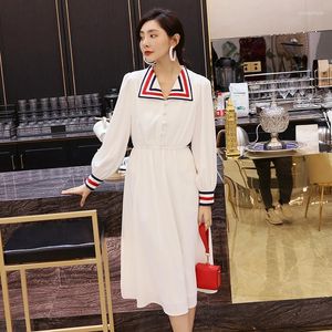 Robes décontractées YIGELILA femmes robe blanche mode d'été élégant col en v manches longues Empire Slim Midi 64769