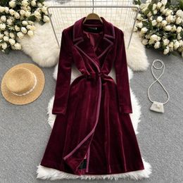 Robes décontractées Jeune Gee Hepburn Velvet Robe Pardessus Femme Automne Hiver Costume Collier Slim Fit Mi-Longueur Coupe-Vent Manteau Outwear