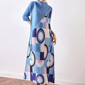 Casual jurken yudx miyake geplooide jurk voor vrouwen 2023 Zomer mode geometrie patroon gedrukt elegante hoogwaardige losse plus dames