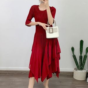 Casual jurken yudx miyake geplooide zomerwijn rode vouwen los grote maat a-line rok mode pendelen elegant feest voor vrouwen 2023