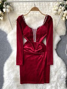 Robes décontractées YuooMuoo automne robe 2023 mode fête de noël rouge Mini Sexy col en v profond velours noir gothique moulante Vestidos