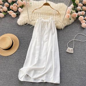 Robes décontractées ZCWXM été brillant femmes élégant à lacets fête Spaghetti sangle Robe blanche Sexy hors épaule boîte de nuit Boho Robe