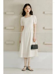 Robes décontractées Ziqiao Elegant French Hepburn Style-Cinching Robe blanche pour femmes 2024 Été Simple Sense Long Femme