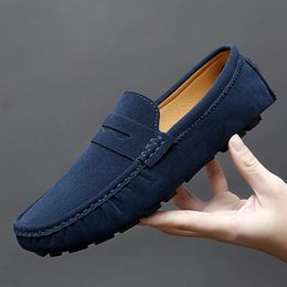 Zapatos de cuero casual para hombres mocasines suaves pareja liviana gran tamaño 3548 hombres de diseño de soporte 240410