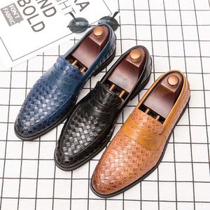 Mocasador casual 2024 marca italiana para hombres mocasines de cuero resbalada en bote zapatos de conducción vestidos zapatillas