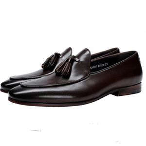 Casual mannen nieuwe loafers mode slip op mannelijke schoenen