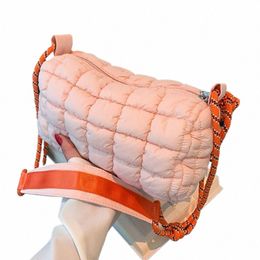 Casual Nyl Puffy Bandoulière Sac pour femmes Designer Sacs à bandoulière Grande capacité Down Cott rembourré Plaid Fourre-tout matelassé Sac à main m5kc #