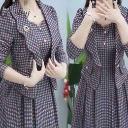 Casual print jurk 2 Peice Set vrouwen bijgesneden blazer Coatsleeveless Round Neck Outfits Office Lady Korean Plus Size Suits 240323
