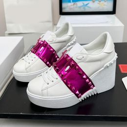 Casual Paillettes Wedge Sneaker Ouvert Disco TV Couple Luxe 2024 Qualité Cuir De Veau Semelle En Caoutchouc Multi-couleur Designer Plat Sport Baskets Basse Plate-Forme Chaussures De Tennis