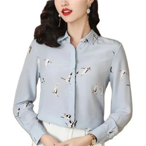 Chemises décontractées pour femmes Vintage Satin à manches longues graphique boutonné Blouses de créateur 2023 printemps automne mode bureau dames élégant et jeunesse imprimé haut à revers