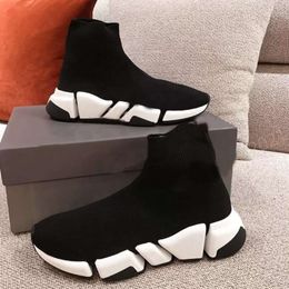 Zapatos casuales 2023 Calcetines de entrenador de velocidad de alta calidad Zapatos para hombres Mujeres Triple Negro Blanco Rojo Gris Zapatos casuales Diseñador de moda Zapatillas de deporte Bota de tobillo EUR40