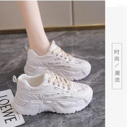Chaussures occasionnelles 2024 Édition coréenne automne Mesh épaisse Sole Sole Dad's Dad's Sports Student Platform Sneakers Zapatos Para Mujeres