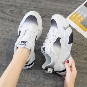 Chaussures décontractées pour étudiantes coréennes, baskets de sport en maille, confortables, respirantes, assorties avec tout, tendance, automne 2024