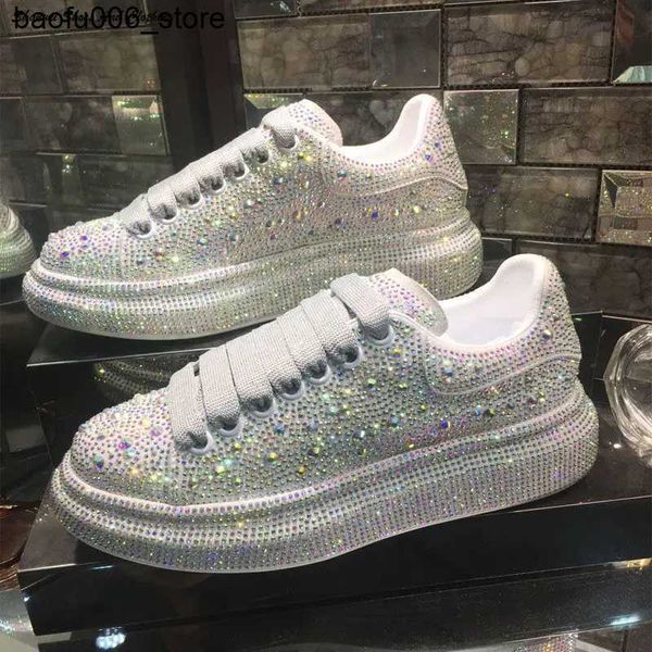 Zapatos informales 2024 zapatos para caminar de otoño, zapatos de plataforma para mujer, zapatos planos blancos de suela gruesa con diamantes de imitación, zapatillas informales de tendencia de cristal brillante Q240320