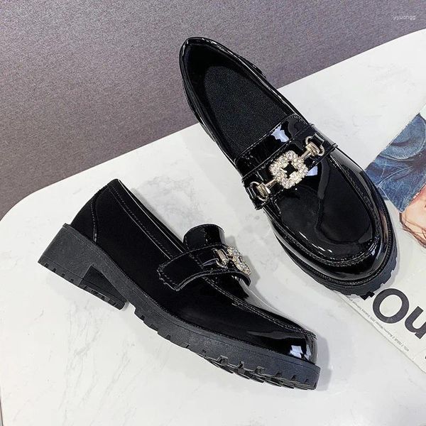 Zapatos casuales 2024 Marca clásica Mujeres Punta puntiaguda Oxford negro para pisos Cómodo resbalón en