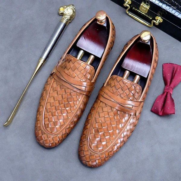 Chaussures décontractées 2024 Été cool respirant en cuir authentique Slip sur les hommes doux Light Slip-on Woven Loafer