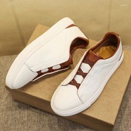 Chaussures décontractées 2024 Designer Men de mélange en cuir véritable pour hommes mots de limons sportifs Sweet Walking Sneakers Zapatos Hombre