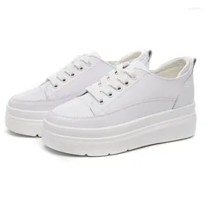 Zapatos informales 2024 Femenina de mujeres elevadas Plata plana gruesa Plataforma Anti Slip Sneakers Zapatos para Mujeres