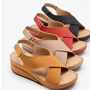 Casual schoenen 2024 Mode vrouwen Wedges Sandaalplatform Buckle Open Toe Outdoor Summer Sandals For Ladies Slippers Woman
