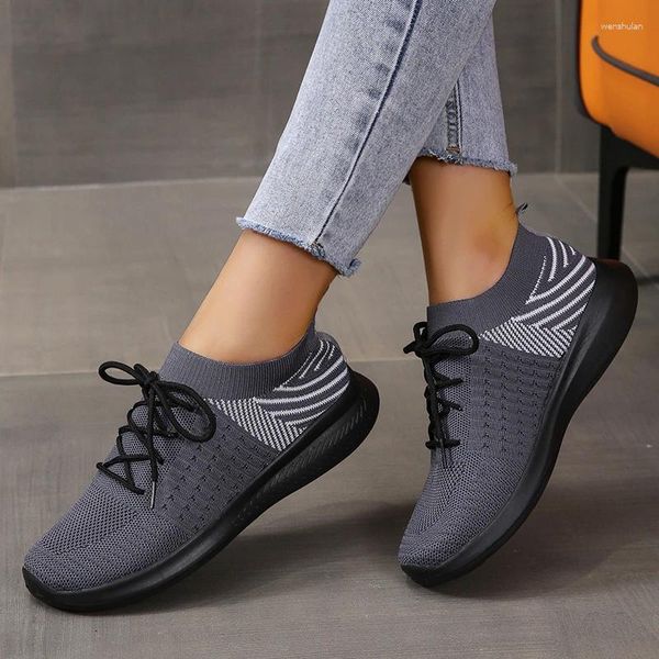 Chaussures décontractées 2024 Femme Lacet Up Women's Vulcanize Round Round Head non glissée Maillies en mailles zapatos