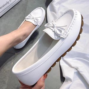 Zapatos informales 2024 Flats de cuero genuino Slip en mocasines Mujer Combinación de estilo vintage de fondo suave y suave