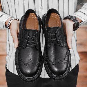 Casual schoenen 2024 handgemaakte heren Oxford lederen broguejurk klassiek zakelijk formeel voor man bruiloft bruidegom