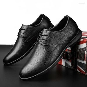 Chaussures décontractées en cuir véritable pour hommes, robe Oxford faite à la main, costume de mariage formel à lacets, mode rétro, 2024