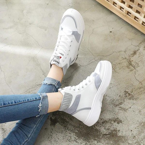 Chaussures décontractées 2024 Haut Top Femmes Automne Flat Bottom Leather All-Match Femme White Sneakers White