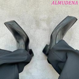 Chaussures décontractées 2024 dans des mocassins à orteils noirs Femmes et hommes Designer de luxe à grande taille Derby Cool Comfy Brand Cuir