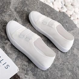 Casual schoenen 2024 in canvas Koreaanse mode platte versie Reizen Rijden Student Damesbord Kleine witte chaussure femme