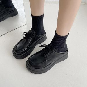 Casual schoenen 2024 Dames Gothic Dames zwart wit leerplatform Lolita Mary Jane Flats Fashion Lace Up Harajuku -stijl Loafers