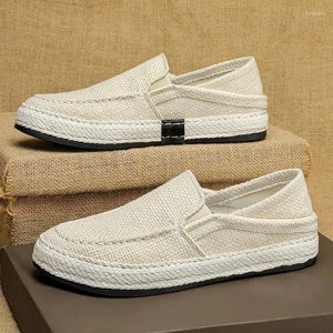 Chaussures décontractées 2024 Muisseurs de lin classique Slip sur l'été masculin Drive léger pour les hommes Zapatos de chaussures en toile respirante